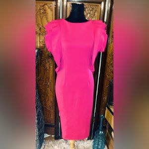 Blossoming floral design sleeves fitted dress.